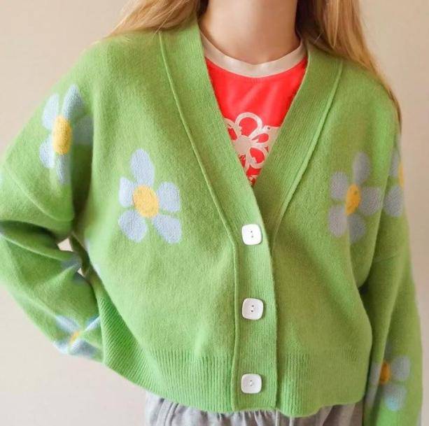 Vintage Style Floral Sweater - All Things Rainbow